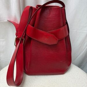Louis Vuitton Epi Leather Sac d'Epaule PM